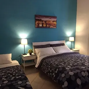 Amoraroma, Economy With Shared Bathrooms Pensjonat